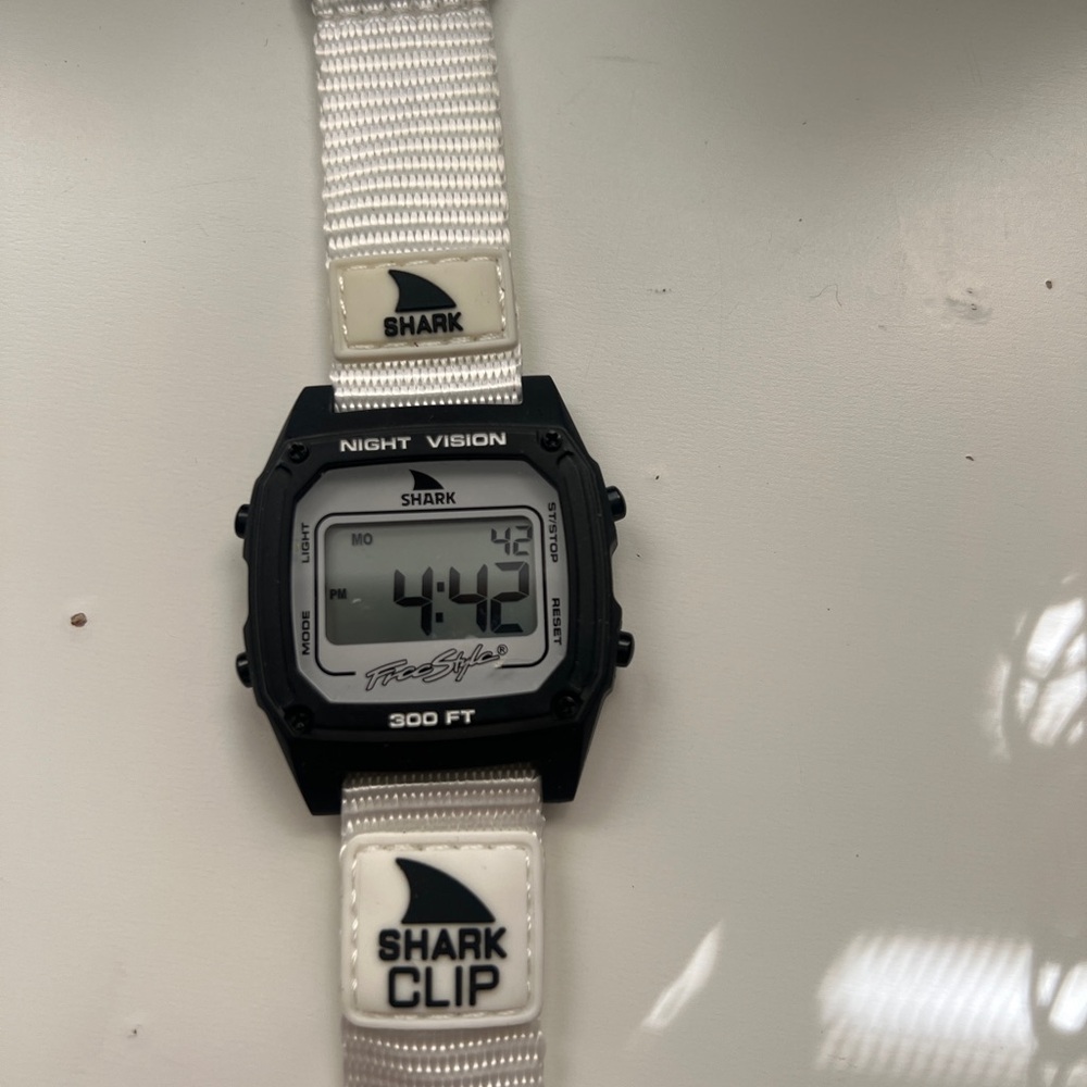 Freestyle Shark Clip Watch in Black and White